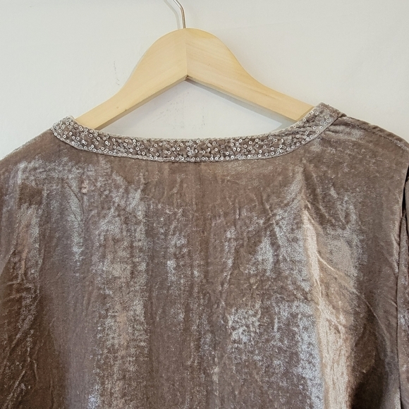 Chico's Velvet Dream Monica Top Sz 2 Gray 3/4 Sleeve Sequin Split-Neck Party - Picture 8 of 12